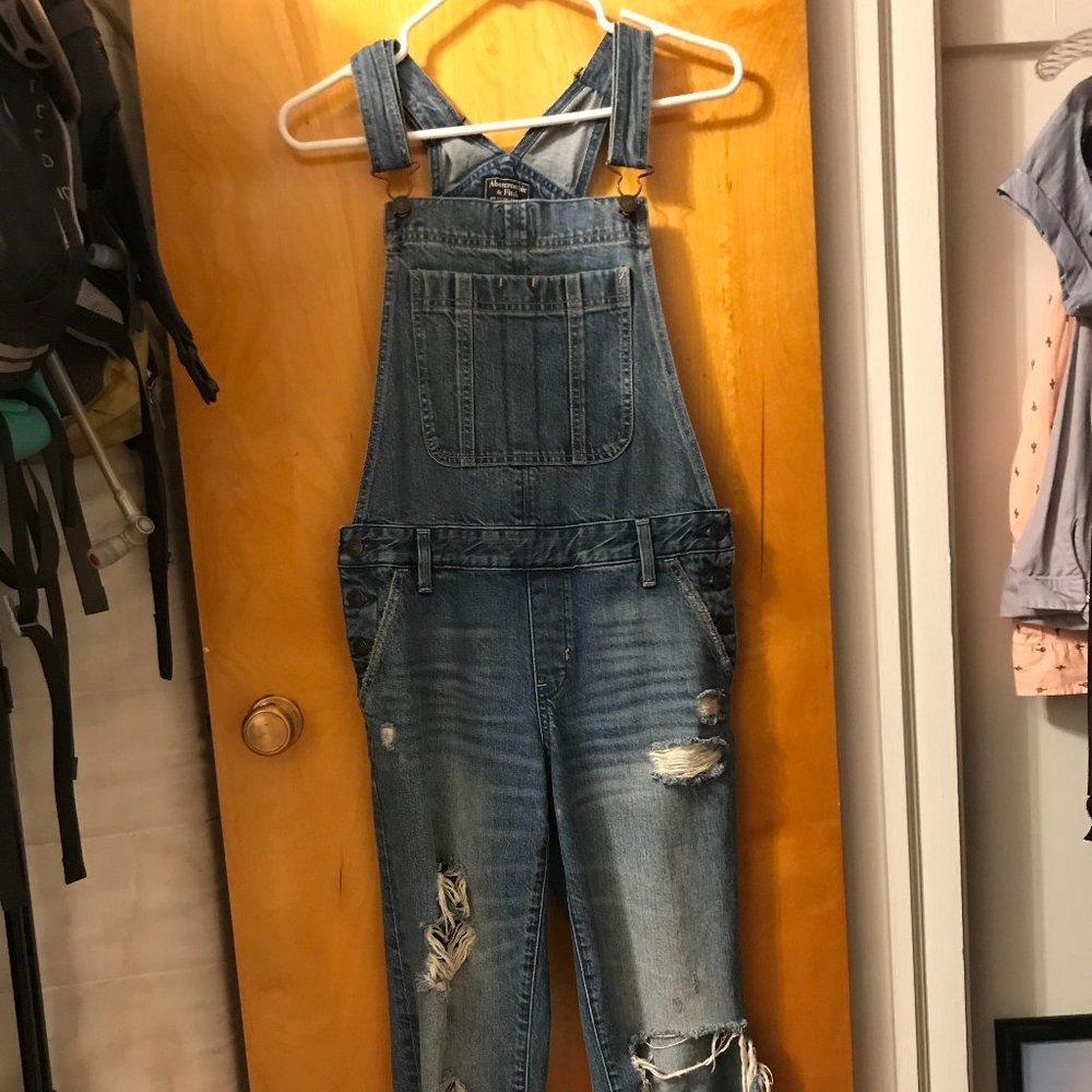 Abercrombie & Fitch distressed overalls